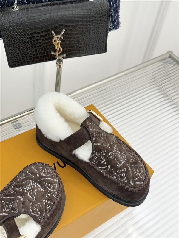 2025126113534575 310